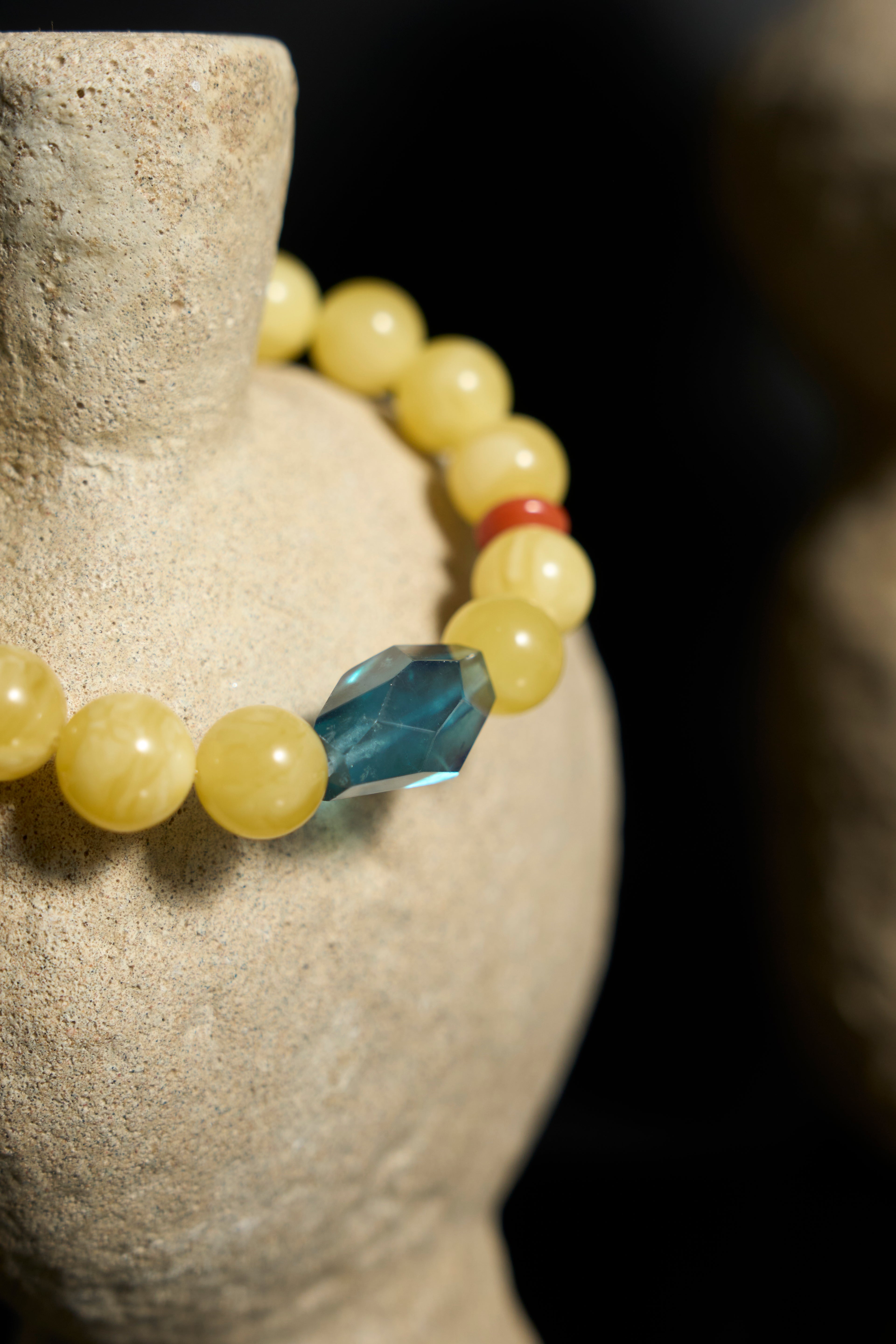 Aquamarine-Red Agate-Amber Braclect